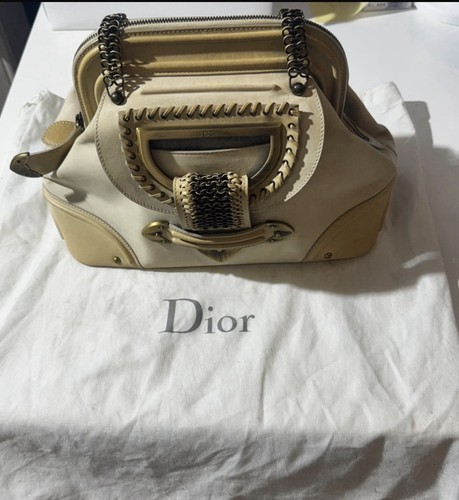 Christian dior jeanne - ", "