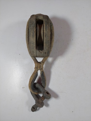 Antique wooden ships - pulley,