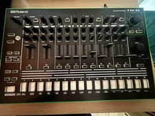 Roland  TR8  Rhythm Performer