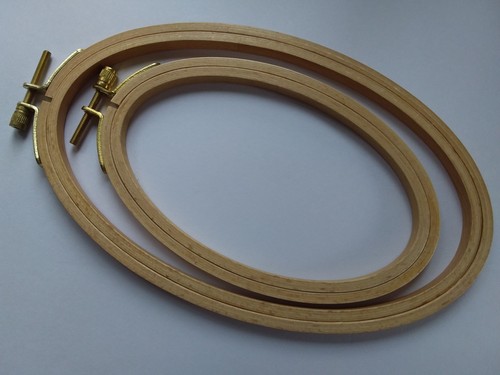 Oval beech wood - beech, embroidery