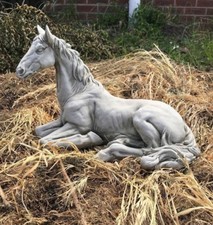 Horse garden ornament concrete stone statue laying horse beautiful design stunni