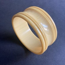 Vintage Bakelite Circular Napkin ring, Very Good Condition