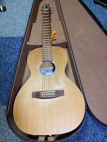 Seagull grand parlor guitar - grand,