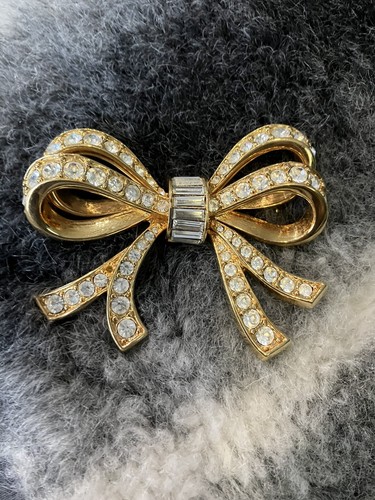Daniel swarovski bow - swarovski,