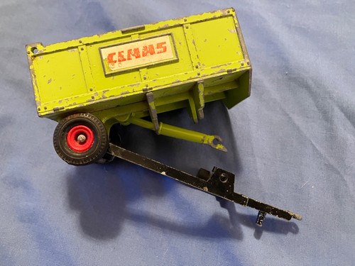 Genuine britains die cast farm - britains,