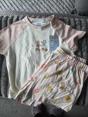 New pyjamas set size - new,