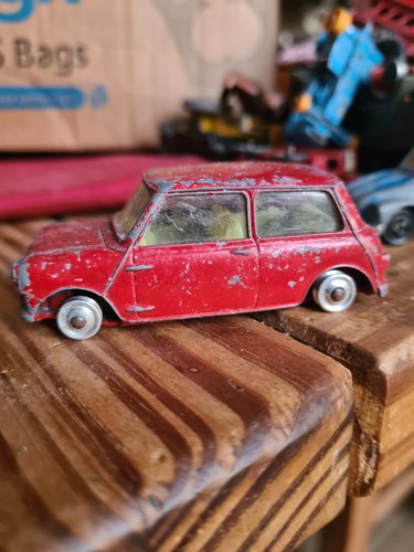 Corgi toys 226 austin - toys,