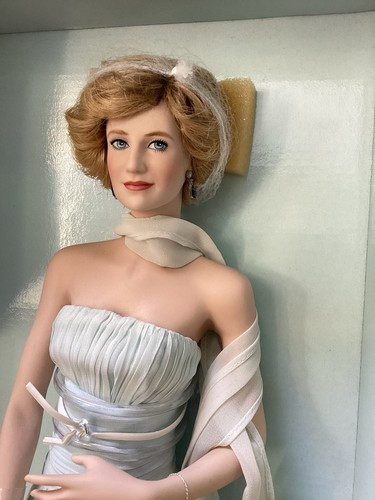 Franklin mint diana - mint, princess