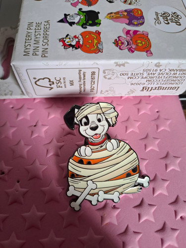 Disney mystery pin badge - disney,