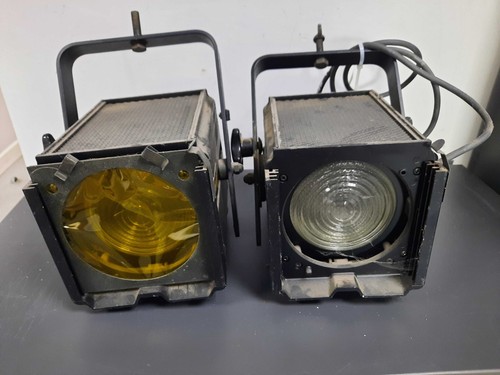 Rank strand fresnel stage - strand,