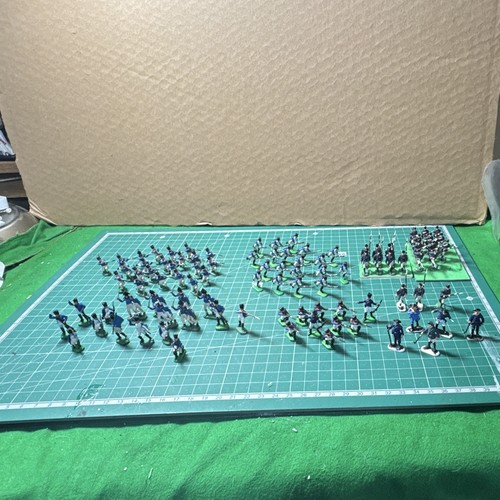 Plastic soldiers lot - soldiers, 71