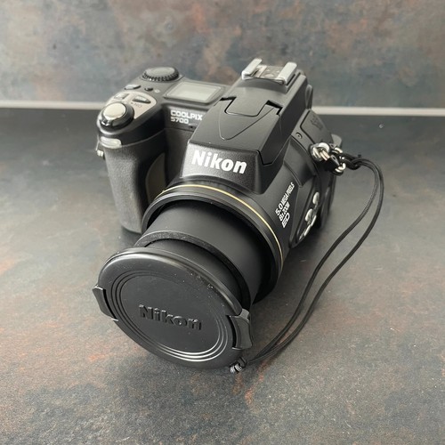 Nikon coolpix 5700 0mp 8x - coolpix,