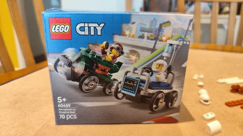 Lego city aeroplane - aeroplane, vs