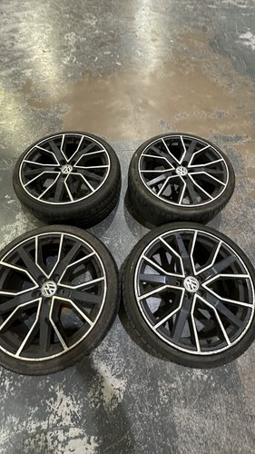 Alloy wheels with - 19”,