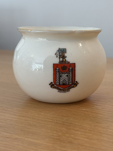 Goss crested china ball - h,