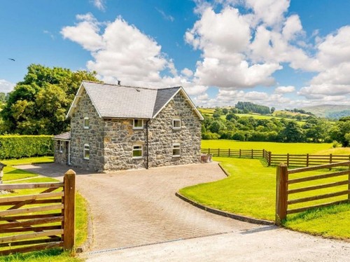 Holiday cottage near bala - holiday,