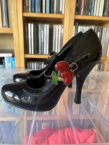 Pin couture patent mary - pin,