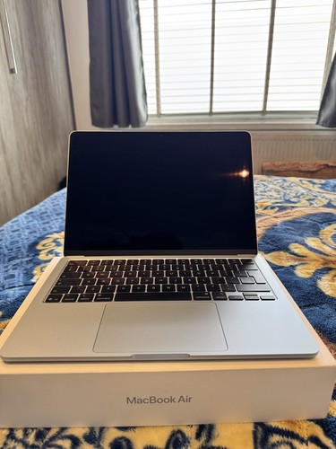 Apple macbook air 2025 - apple,