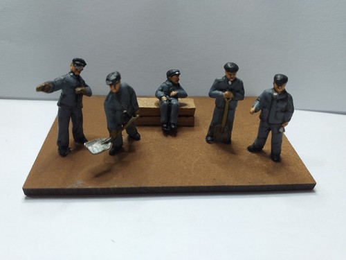 87th railway figures - ,