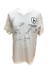  SPURS SIGNED BY 7 1961 SHIRT