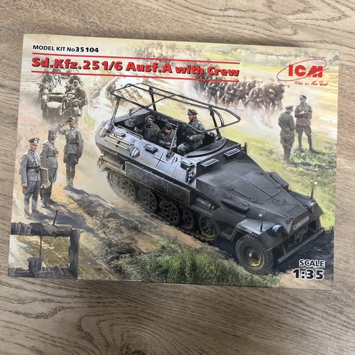 Kfz 251 ausf with crew - sd.kfz.251/6,