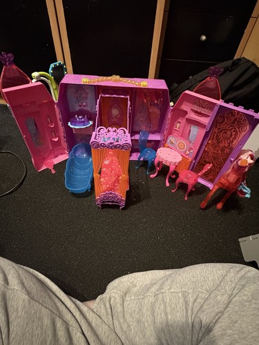 Barbie and the secret - barbie, door