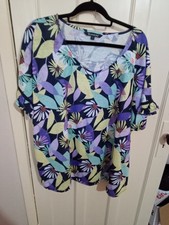 Ladies Short Sleeved Top Size 24 Bonmarche