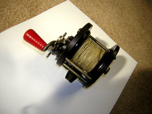 Vintage penn fishing reel - fishing,