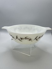 JAJ Pyrex Vintage Milk Glass
