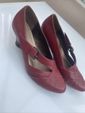 Women's Clark’s Red Leather Shoes New Left Is 6 Size Right Is 5 1/2 Wide Fit