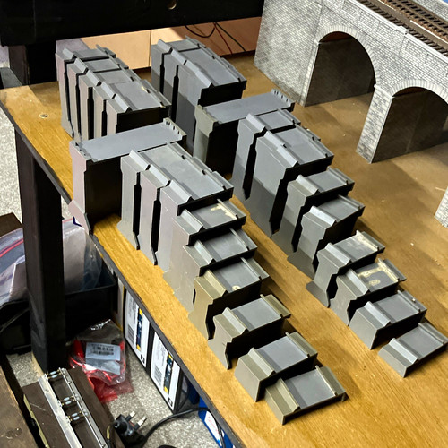 Triang plastic grey bridge - plastic,