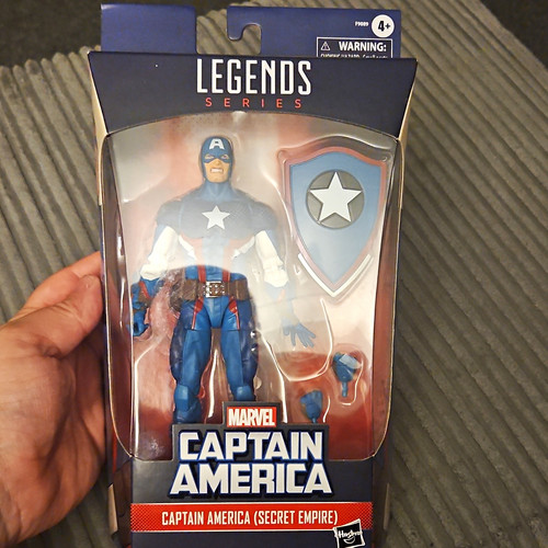 Hasbro marvel legends captain - hasbro,