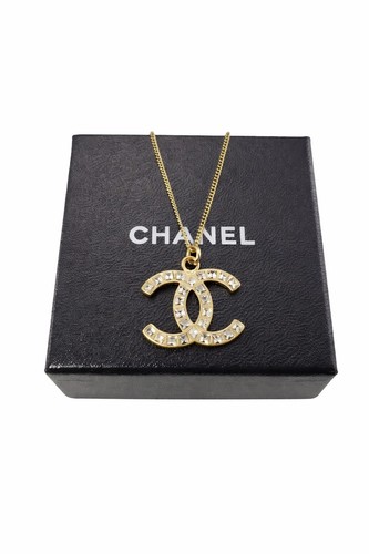 Chanel crystal logo - cc,