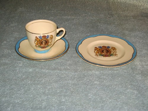 Clarice cliff queen elizabeth - queen,