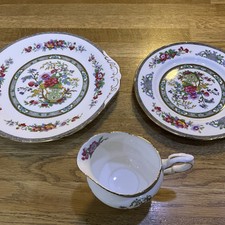PARAGON TREE OF KASHMIR SERVING PLATE, MILK JUG AND SMALL DINNER PLATE