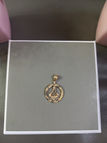 14ct yellow gold polished - , and