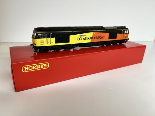 Hornby r3572 class - hornby,