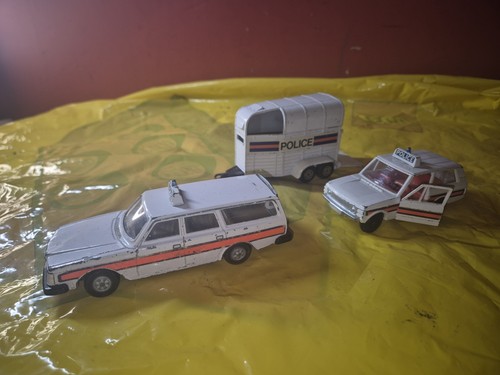 Dinky toys 243 volvo police - 243,