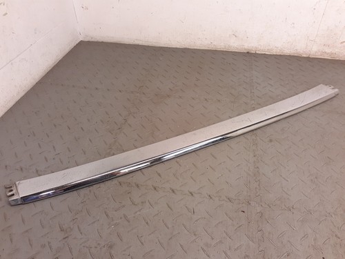 Rear centre chrome jaguar - centre,