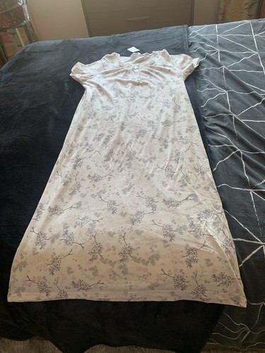 New short sleeved nightie size - new,