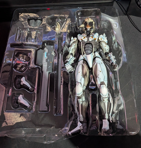 Square enix play arts kai - enix,
