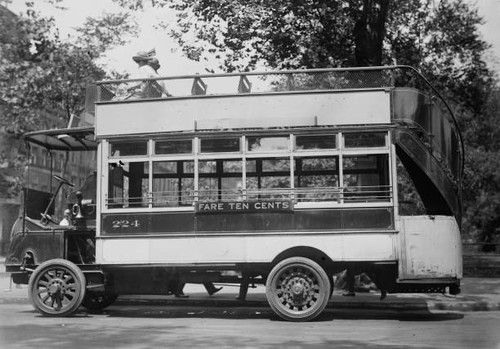 Double decker bus - on, fifth