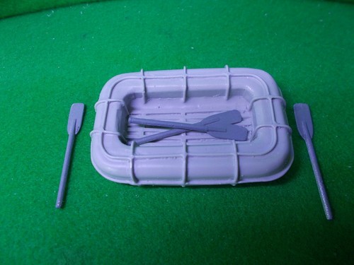Mtb liferaft with 4 - 4, paddles