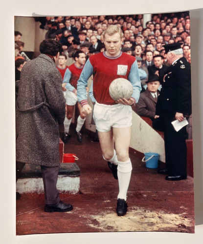 Bobby moore west ham upton - moore,