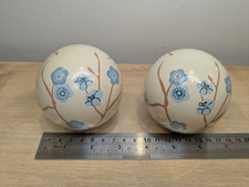 2x Medium Ceramic Balls Carpet Balls Japanese floral pattern