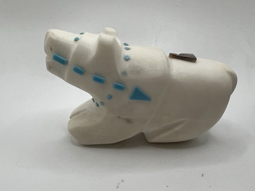 Zuni alabaster bear fetish - zuni,