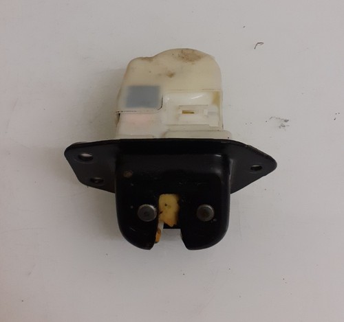 Nissan juke tailgate boot lock - nissan,