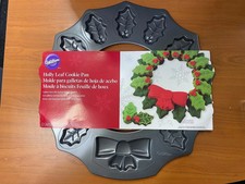 Christmas Wilton Holly Leaf