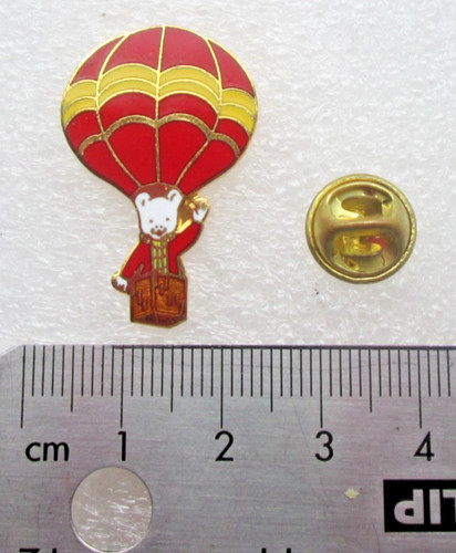 Rupert bear pin badge - badge,