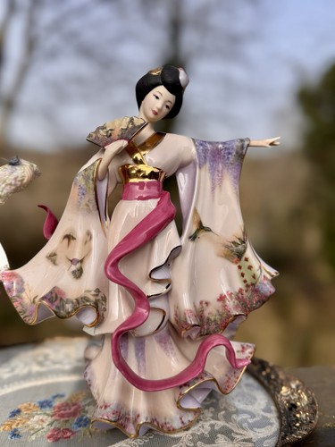 Delicate elegance ltd ed - elegance",